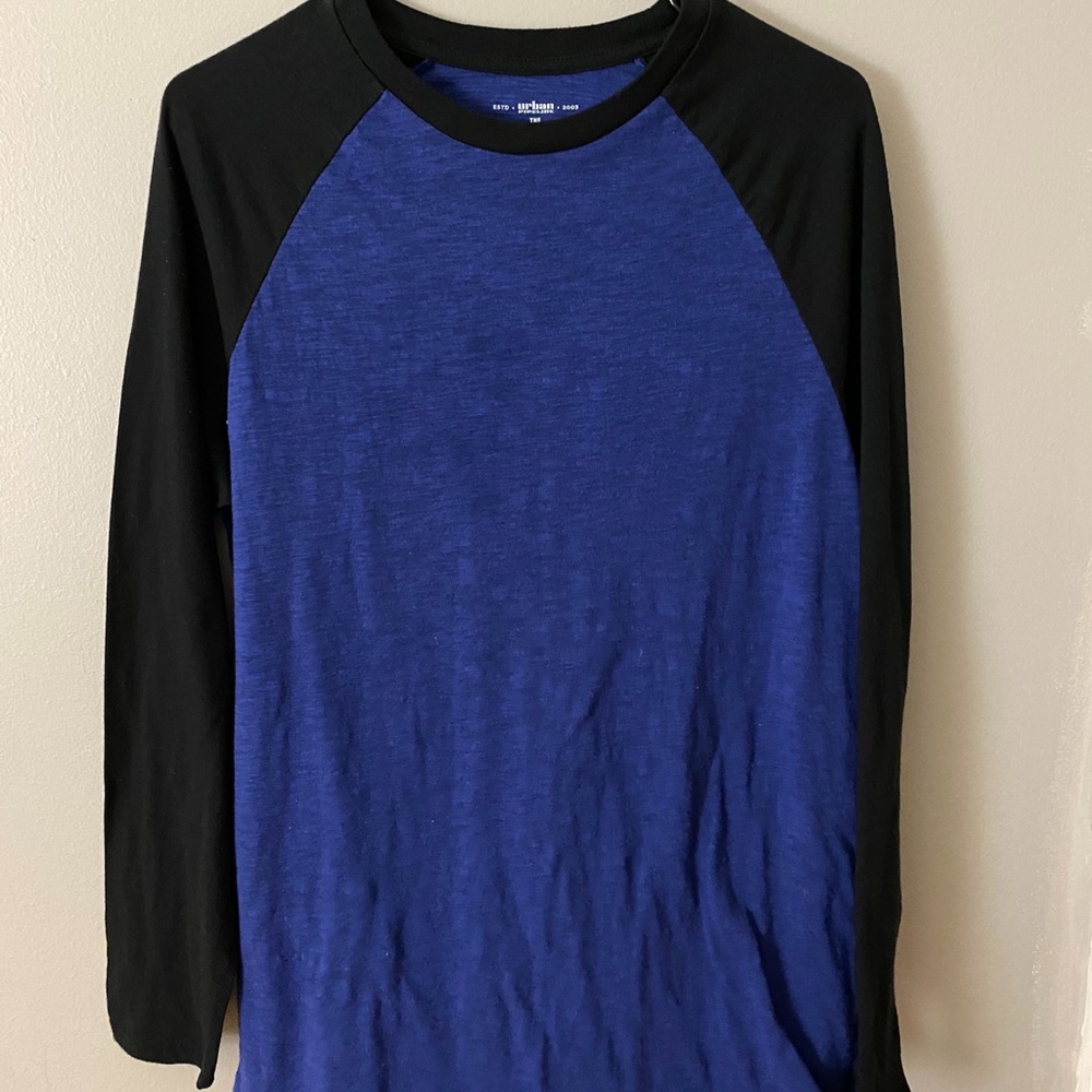 Men’s Black & Blue long sleeve